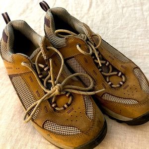 Vasque hiking sneaker